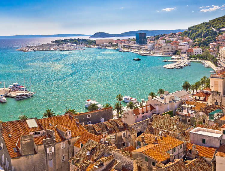 Split_view of the Waterfront (Riva) and Marjan Hill_750x568