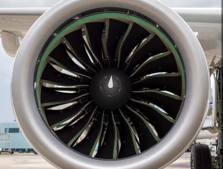 A220_motor-750x568